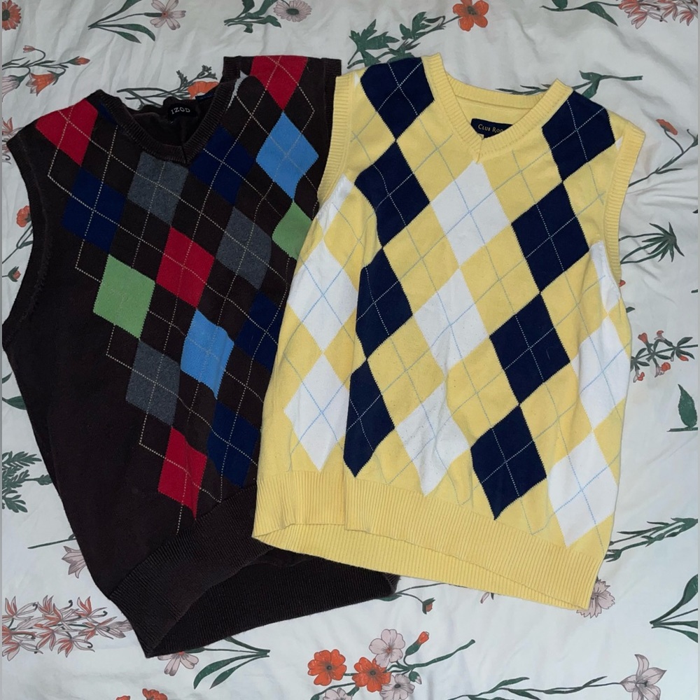 Sweater vest bundle !!